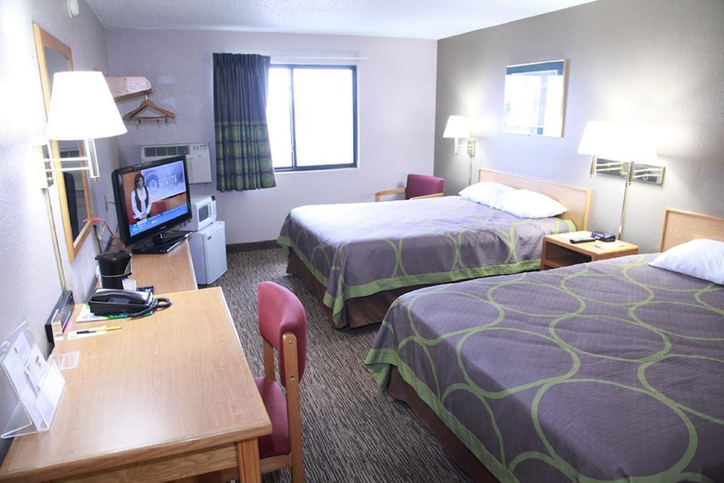 Super 8 By Wyndham Jamestown Rom bilde